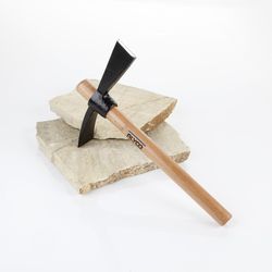 Alcotana de pala-hacha con mango de madera Alyco. referencia 198650.