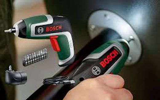 Atornillador batería BOSCH IXO 7 + nivel burbuja y set 10 puntas Hasta tornillos ø 5 mm. Referencia 5585x693