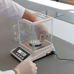 Balanza Compacta Pce-Bsk 310 La Balanza Compacta Es Una Balanza Apta Para El Trabajo Diario En Un Laboratorio. Además De La Función Básica De Pesaje, La Balanza Compacta Está Equipada Con La Función De Cómputo De Piezas.