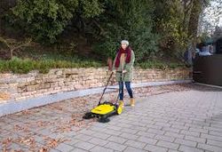 Barredora manual KARCHER S4 TWIN Depósito de 20 litros. Ref. 1000XS4