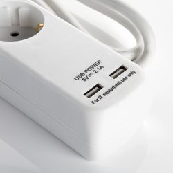 Base multiple 3 Enchufes con Interruptor y 2 Usb .Cable 3x1.5 1.4 metros Alyco. Referencia 199433