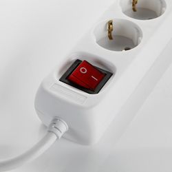 Base Múltiple Con Interruptor 6 Enchufes Y 2 Usb, Cable 3X1,5 1,4 Metros ALYCO. Referencia 199436
