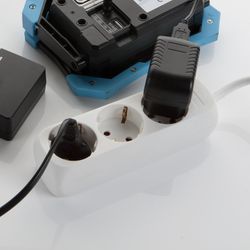 Base Múltiple 3, Enchufes Con Cable 3X1,5 1,4 Metros ALYCO. Referencia 199453