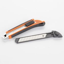 Cutter De Cuchilla Fragmentable De 18 Mm Con Guía Métalica ALYCO ORANGE, Referencia 170814