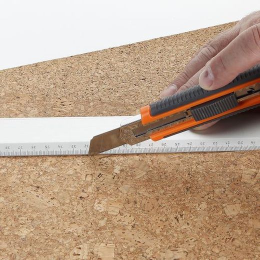 Cutter De Cuchilla Fragmentable De 18 Mm Con Guía Métalica ALYCO ORANGE, Referencia 170814