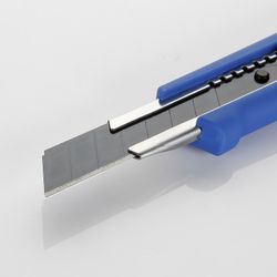 Cutter Cuchilla Sk2H Fragmentable 18 Milímetros Botón Deslizable ALYCO. Referencia 186618
