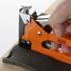 Grapadora Manual Para Grapa Rectangular 0,7X11,3X8 Milimetros ALYCO ORANGE, Referencia 171270