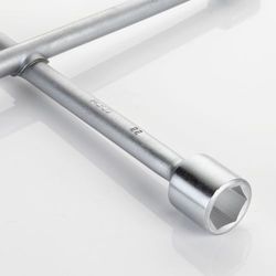 Llave En Cruz Soldada Para Ruedas De Bocas 24-27-32 Milimetros + 3/4" ALYCO, Referencia 191499