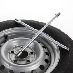 Llave En Cruz Soldada Para Ruedas De Bocas 24-27-32 Milimetros + 3/4" ALYCO, Referencia 191499