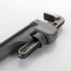 Llave Stillson De Aluminio Reforzada Para Tubos ALYCO, Referencia 111410 de 10", Referencia 111412 de 12", Referencia 111414 de 14", Referencia 111418 de 18", Referencia 111424 de 24" y Referencia 111436 de 36"