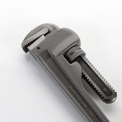Llave Stillson De Aluminio Reforzada Para Tubos ALYCO, Referencia 111410 de 10", Referencia 111412 de 12", Referencia 111414 de 14", Referencia 111418 de 18", Referencia 111424 de 24" y Referencia 111436 de 36"