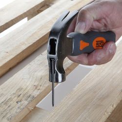 Martillo Corto Uña Curva Americano Mango Fibra Vidrio ALYCO ORANGE 220 Gramos, Referencia 170145