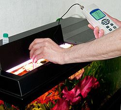 Medidor De Ph Pce-228. Es Un Equipo De Mano De Fácil Manejo Que Sirve Para Medir Ph / Mv / °C. El Medidor De Ph Almacena Los Valores De Ph Y La Temperatura Directamente En Una Tarjeta Sd O Se Pueden Transmitir A Un Pc Mediante La Interfaz Rs-232,Opcinal