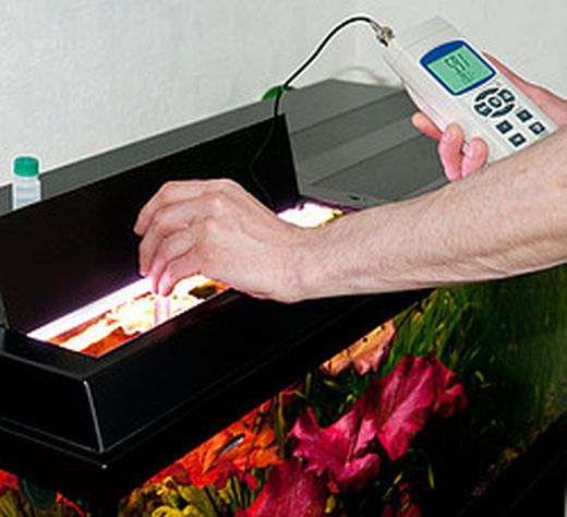 Medidor De Ph Pce-228. Es Un Equipo De Mano De Fácil Manejo Que Sirve Para Medir Ph / Mv / °C. El Medidor De Ph Almacena Los Valores De Ph Y La Temperatura Directamente En Una Tarjeta Sd O Se Pueden Transmitir A Un Pc Mediante La Interfaz Rs-232,Opcinal