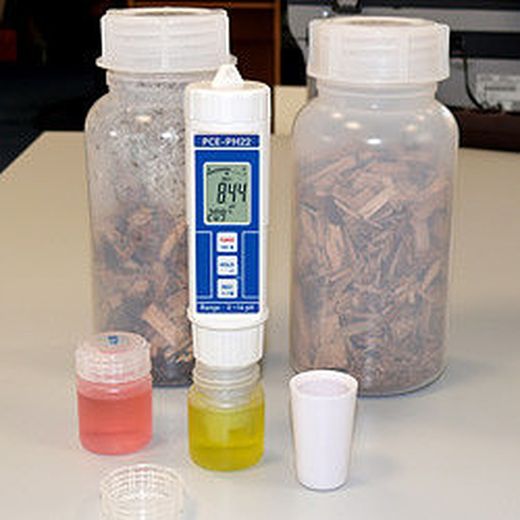 Medidor De Ph Pce-Ph 22. Resistente Al Agua Es Capaz De Detectar De Forma Rápida Y Precisa El Valor Ph Y La Temperatura. Gracias A La Indicación Doble En La Pantalla De Este Medidor De Ph, Ambos Valores Se Muestran Simultáneamente.