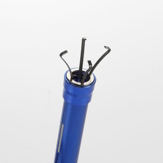 Pinza De 4 Garras De Acero Magnética Flexible Con Luz Led ALYCO, Referencia 121550