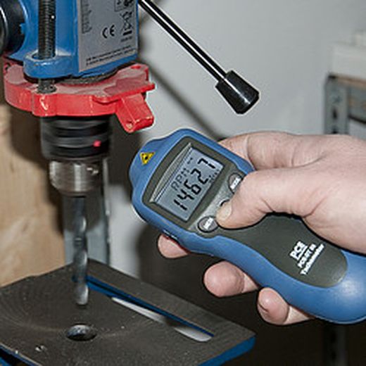 Tacómetro Pce-Dt 65. Es Un Medidor Digital O Mecánico, Alimentado Por Batería Y Sin Contacto Que Puede Ser Utilizado Por Láser Incorporado O Con Adaptadores Mecánicos. El Tacometro Por Laser Pce-Dt 65 Digital Óptico Es Ideal Para La Determinacion De Rpm