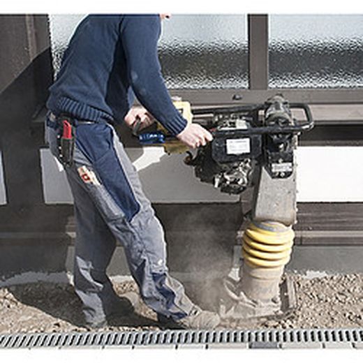 Vibrómetro Pce-Vd 3 Es Un Registrador De Datos Universal En Miniatura Que Integra Un Sensor De Aceleración Triaxial (Ejes X, Y, Z). El Sensor Interno Del Registrador De Vibración Tiene Un Rango De Medición De ±18 G Por Eje.